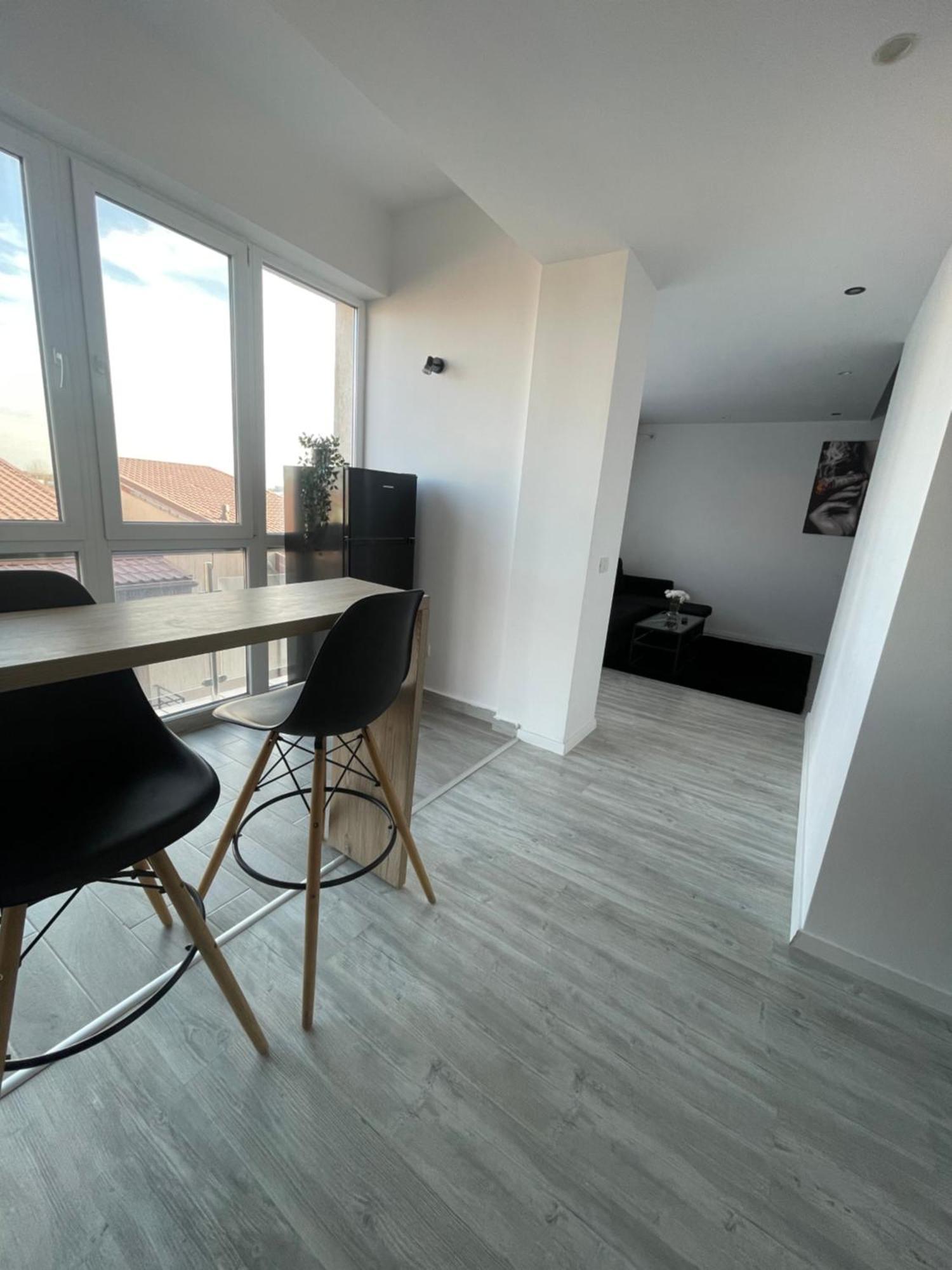 Marisah Residence #2 Otopeni Εξωτερικό φωτογραφία